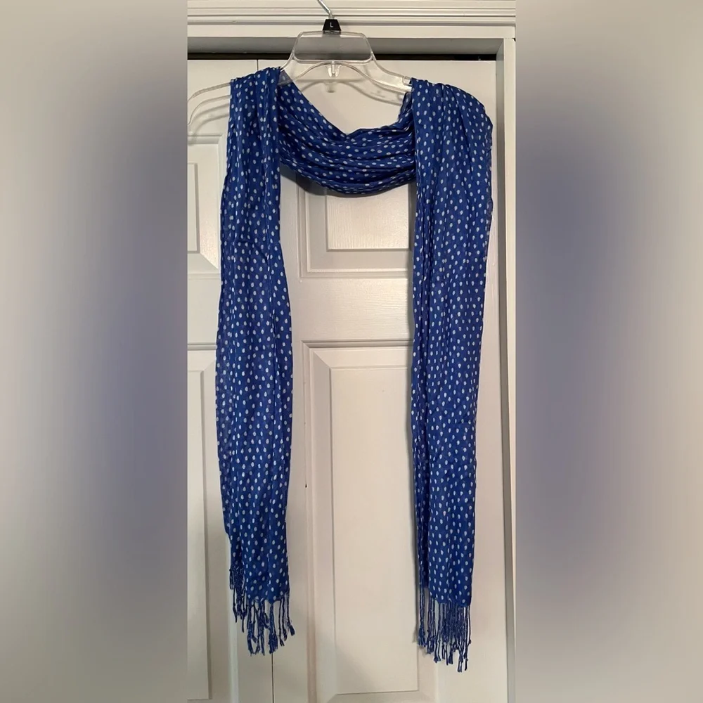 Contemporary Scarf Blue White Dot Coastal Nautical Isaac Mizrahi EUC 30